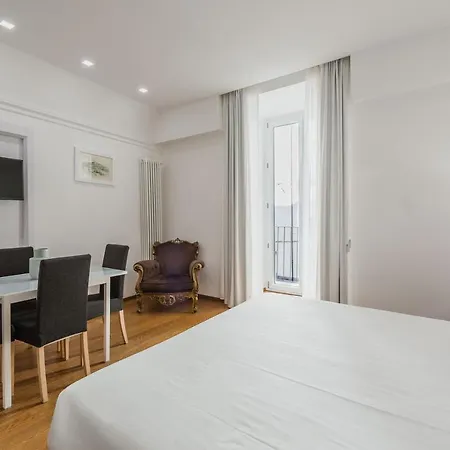 Apartament Rg7 *